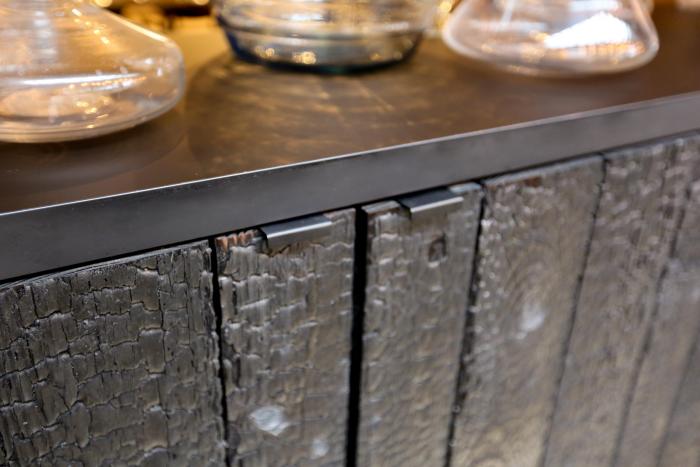 La Bru'sserie - Détails meuble sur mesure en bois brûlé